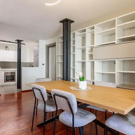 Ancien Bazar * אאוסטה