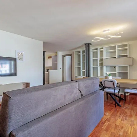 Ancien Bazar アパート アオスタ